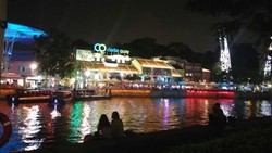Berharap Tepian Ciliwung Dibuat Seperti Clarke Quay di Singapura