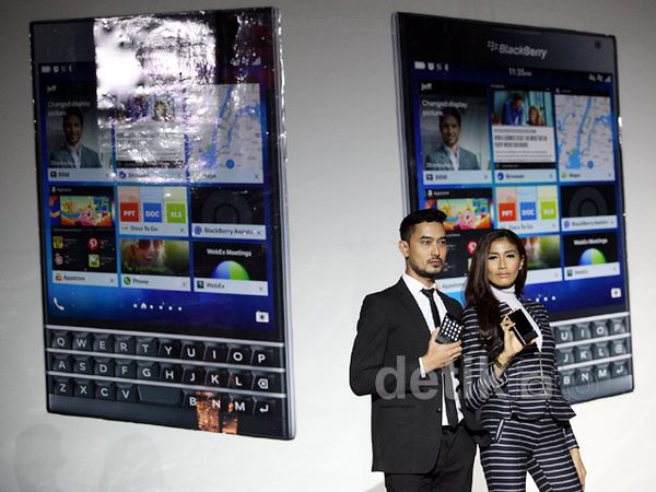 Ponsel Unik BlackBerry Tiba di Jakarta