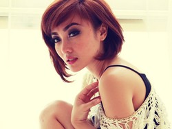 Rie Viera, Si Dosen Seksi