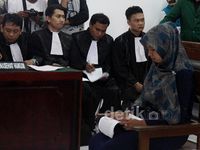Sidang Kasus Status FB Diwarnai Demo