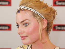 Margot Robbie Dilirik Perankan Pacar Joker di Film Suicide Squad