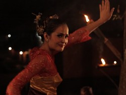 Senk Lotta, Adzana Bing Slamet Bintangi Film Cermin Penari Jaipong