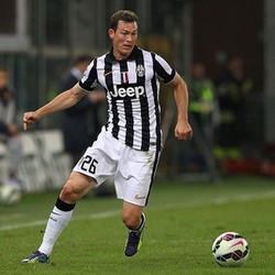Juventus Yakin Lichtsteiner Akan Bertahan