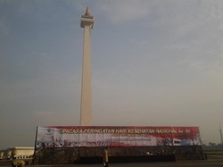 Simulasi Tanggulangi Ebola Diperagakan di Hari Peringatan Kesehatan Nasional di Monas