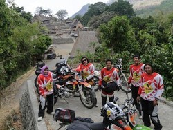 Menjelajahi Kampung Megalitikum di NTT