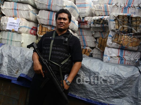 BNN Musnahkan 8 Ton Ganja