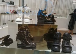 Giuseppe Zanotti Hadirkan Sneakers Edgy untuk Koleksi Fall/Winter 2014
