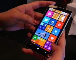 Ganti Nama, Lumia Pindah Rumah