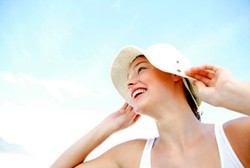 Begini Cara Tepat Melindungi Kulit dari Paparan Sinar UV