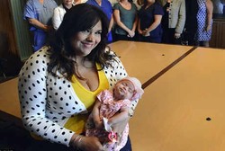 Hampir Meninggal Karena Komplikasi Persalinan Langka, Ibu Ini Hidup Lagi