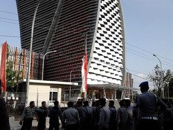 Berbagai Penampakan Kerusakan di Kampus UNM saat Demo Berujung Rusuh