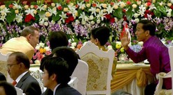 Saat Jokowi dan Tony Abbott Tertawa Lepas