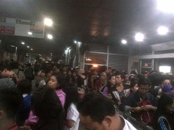 Pak Ahok Coba Tolong Tengok Antrean Penumpang TransJ di Jam Pulang Kantor, Seram!