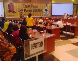 Dihadiri Caketum, Ical Pimpin Rapat Pleno Golkar Malam Ini