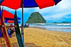 Pulau Merah di Banyuwangi, Pulau yang Bisa Berubah Warna