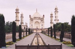 Siapa Sangka, Ada 2 Taj Mahal di India!