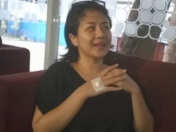 Divonis Kanker Stadium 3, Ria Irawan Mulai Potong Rambut Sendiri