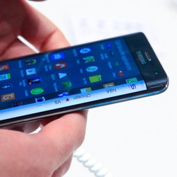 Review Galaxy Note Edge: Cuma Gimmick atau Menarik?