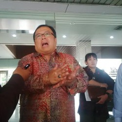 Pagi-Pagi Menkeu Bambang ke Bareskrim, Lalu Kumpulkan Dirjen di Kantor Pajak