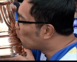 Ridwan Kamil Belum Bisa Penuhi Janji Trofi Persib Dipajang di Balkot