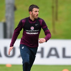 Inggris Pulangkan Carrick ke Klub Akibat Cedera