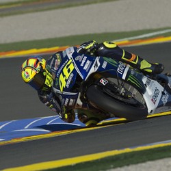 Puas dengan Sasis Baru, Kini Rossi Nantikan yang Lain dari Yamaha