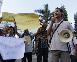 Jurnalis di Berbagai Daerah Demo Pemukulan Teman Seprofesi di Makassar