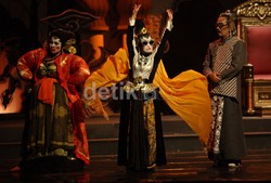 Ketika Negeri Suranesia Memilih Maharaja di Republik Cangik