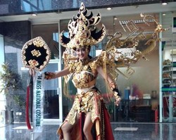 Kostum Nasional Puteri Indonesia Buat Penasaran Peserta Miss International