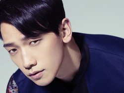 Ponsel Pacar Hilang, Foto Bugil Rain Tersebar di Internet?