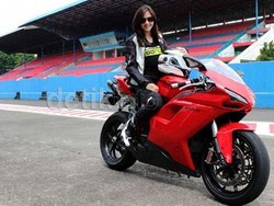 Terlalu, Jika Pakai Motor Ducati Masih Mikir Harga BBM