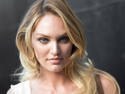 Candice Swanepoel Suka Hal-hal Seksual Sejak Remaja