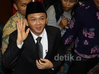 DPRD Resmi Sahkan Ahok Jadi Gubernur DKI