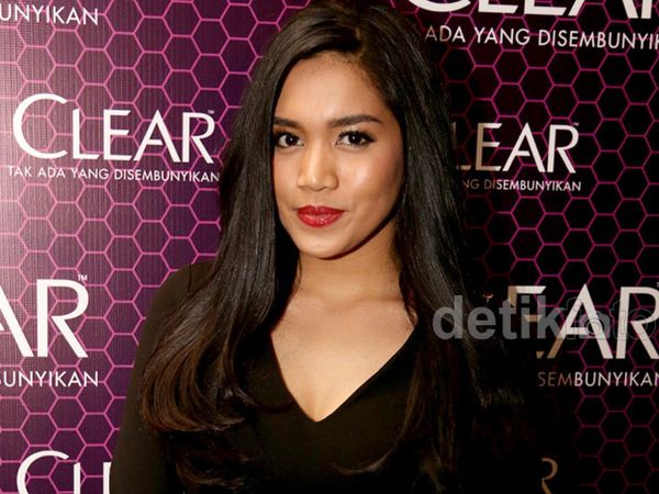 Cantiknya Pembalap Alexandra Asmasoebrata