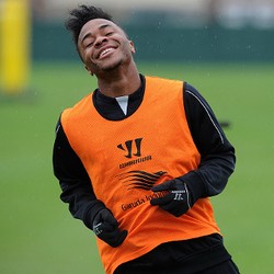 Sterling Masih Muda, Inkonsistensi Performanya Dianggap Biasa