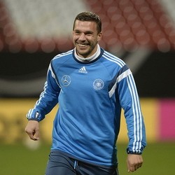 Lawan Gibraltar, Jerman Akan Pasang Podolski dari Awal