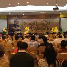 Waspadalah! Ical: Jangan Kaget Kalau yang Maju Nanti Istri Saya