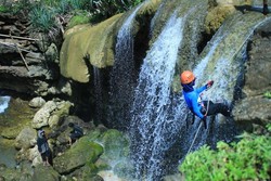 Serunya Canyoning di Pantai Jogan, Gunungkidul