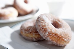 Es Krim Ubi dan Donat Ubi yang Legit Cocok Buat Camilan