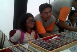 Ratusan Kacamata untuk Anak Dibagikan Gratis di Monas