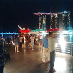 Asyiknya Malam Mingguan di Merlion State Singapura