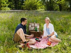 Malas Bercinta dan Loyo? Bisa Jadi Karena Kekurangan Protein, Air dan Camilan