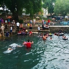 Pemandian Rakyat Banyu Biru Masih Jadi Favorit Warga Berakhir Pekan
