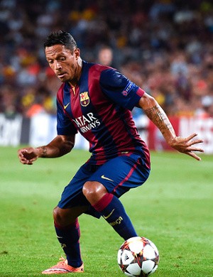 Adriano Tegaskan Barca Butuh Waktu