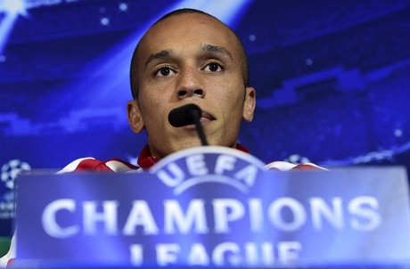 Dirumorkan Jadi Bidikan MU, Miranda Setia Atletico