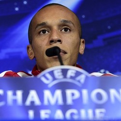 Dirumorkan Jadi Bidikan MU, Miranda Setia Atletico