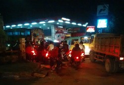 Antrean Kendaraan Juga Terjadi di 3 SPBU Ciputat, Lalu Lintas Macet