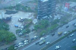 Penampakan Kemacetan Akibat Genangan di Jl TB Simatupang dari Lantai 21