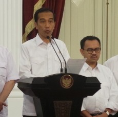 Jokowi Umumkan Kenaikan Harga BBM, Premium Rp 8.500/Liter