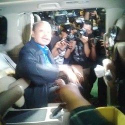 11 Jam Diperiksa KPK, Sutan Bhatoegana dan Waryono Karno Tak Ditahan